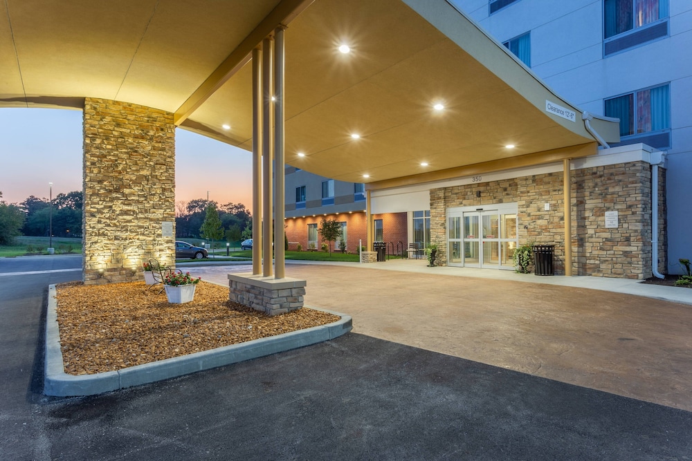Fairfield Inn & Suites Franklin 9/34