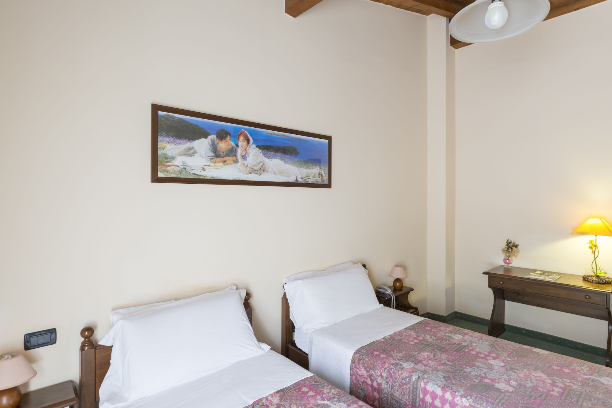 CLASSIC, TWIN BEDS