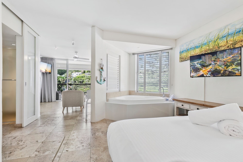 NOOSA BLUE RESORT 15/76