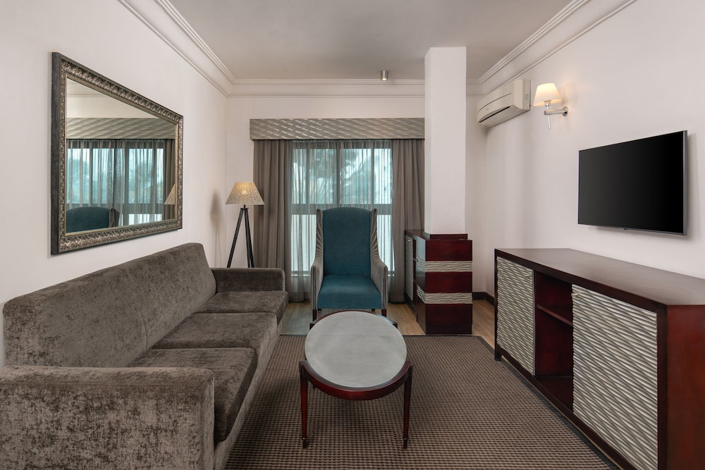 Protea Hotel By Marriott Lagos Kuramo Waters 54/71