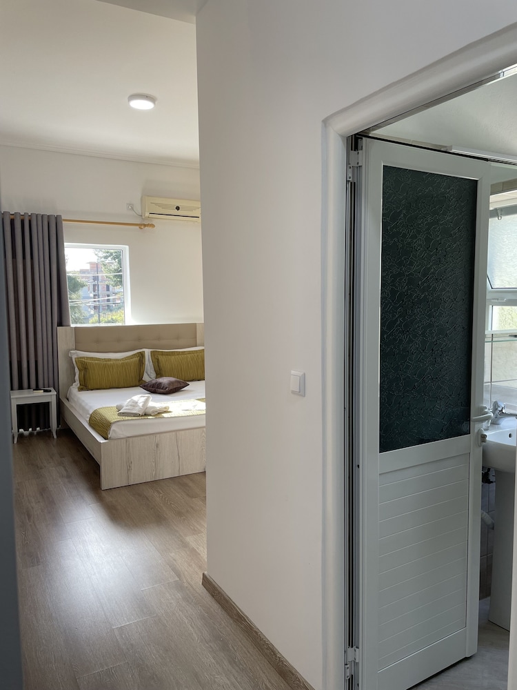 Relax Mea Hotel 50/50