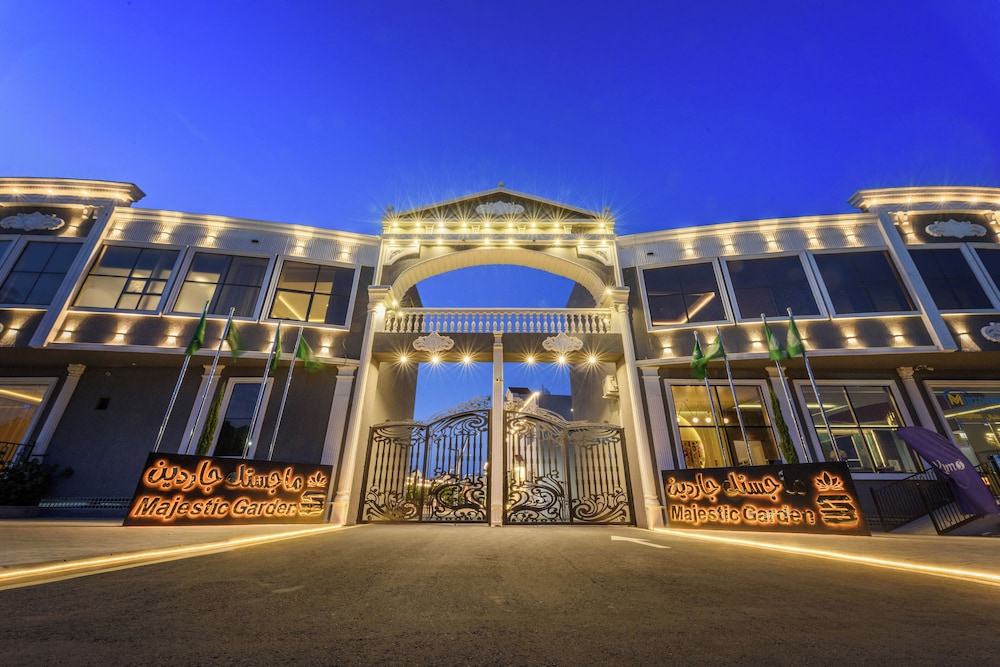 Midtown Majestic Garden Resort 51/59
