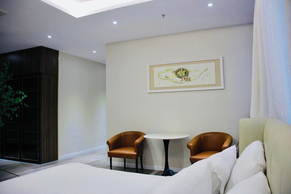 Lanura Apartments and Hotel 25/45