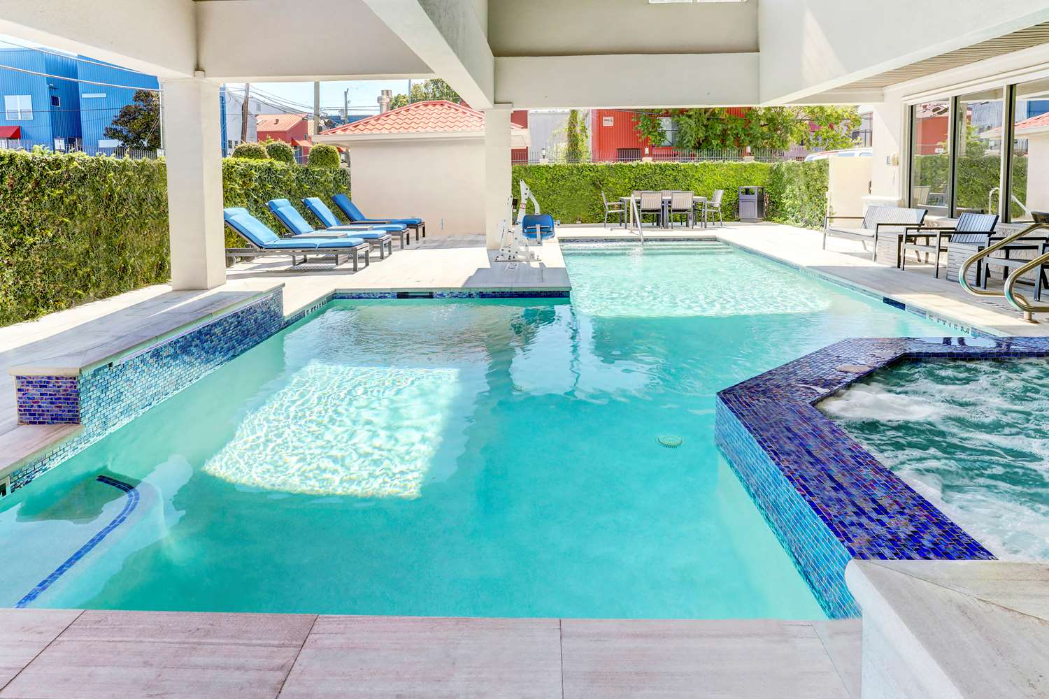 Best Western Plus Downtown Inn & Suites 19/19