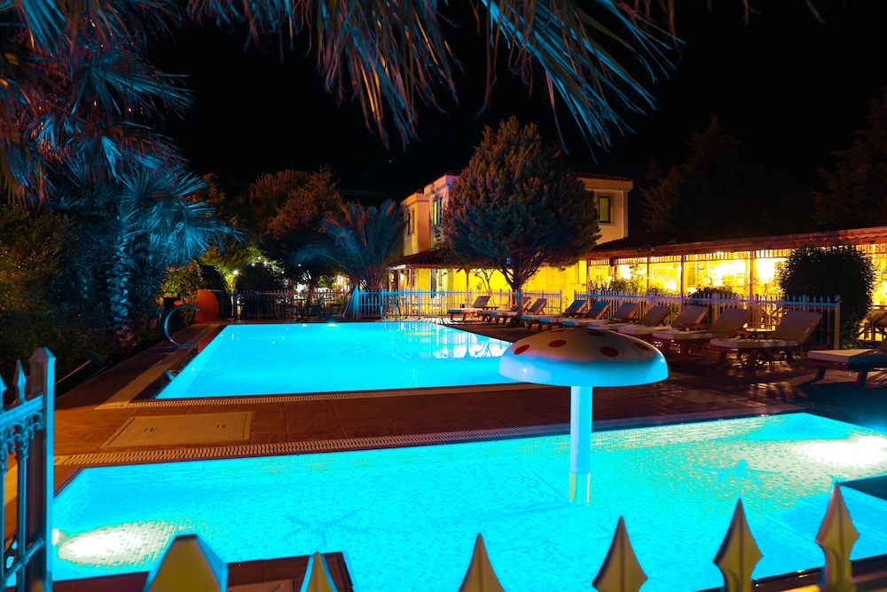 Destina Suit Hotel 27/30