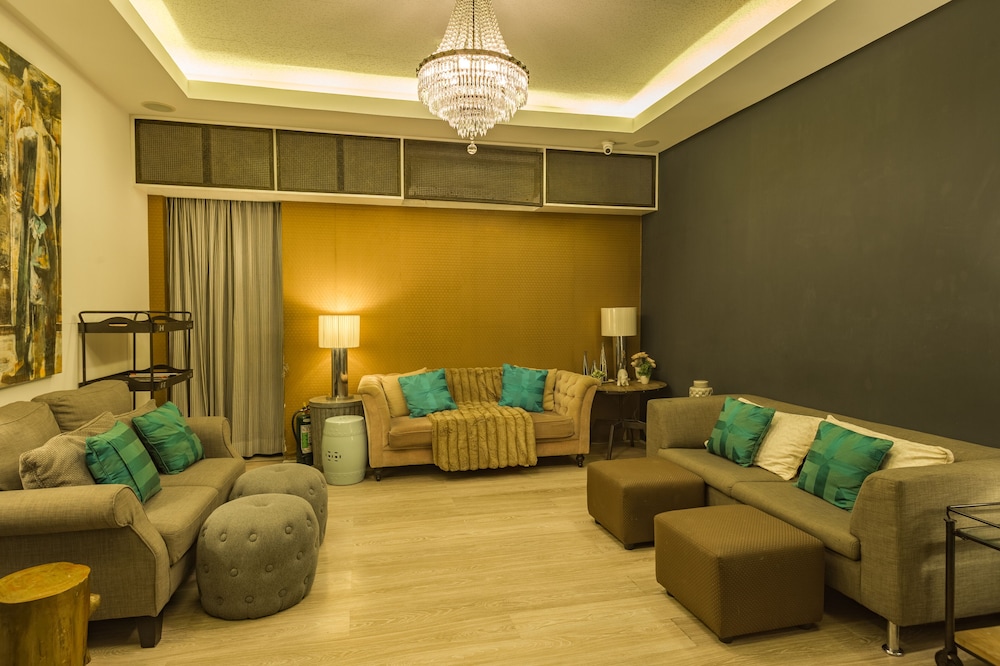 Azumi Boutique Hotel 50/73