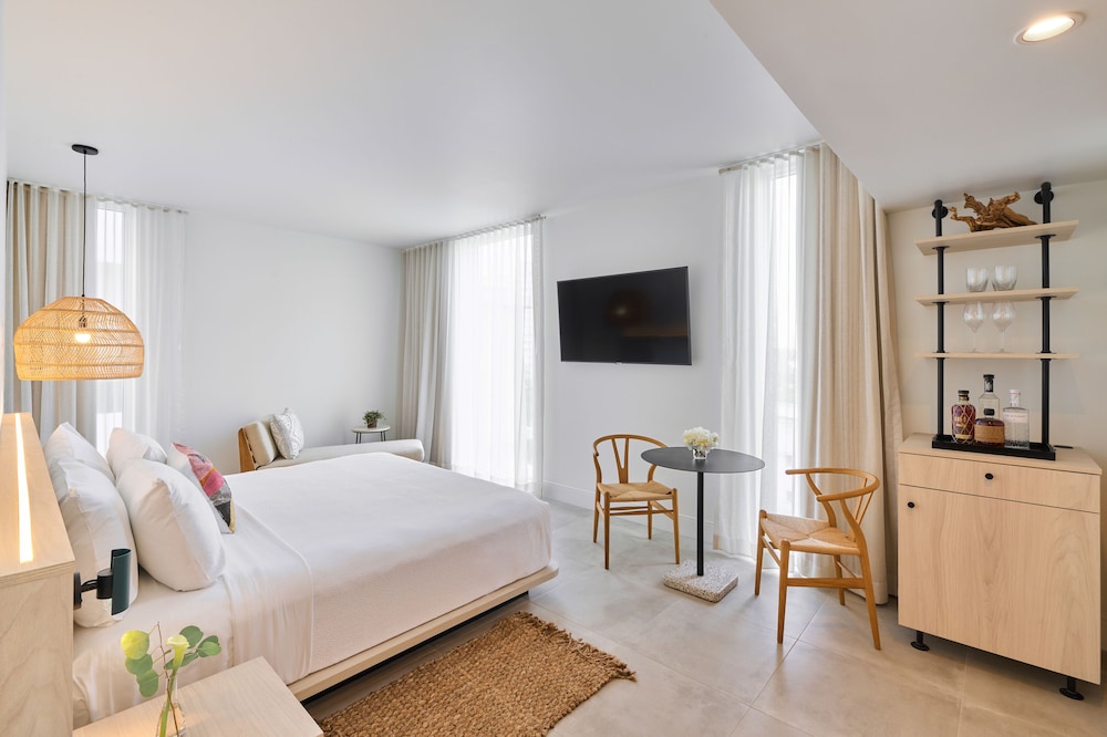 Hotel Greystone - Adults Only 7/26