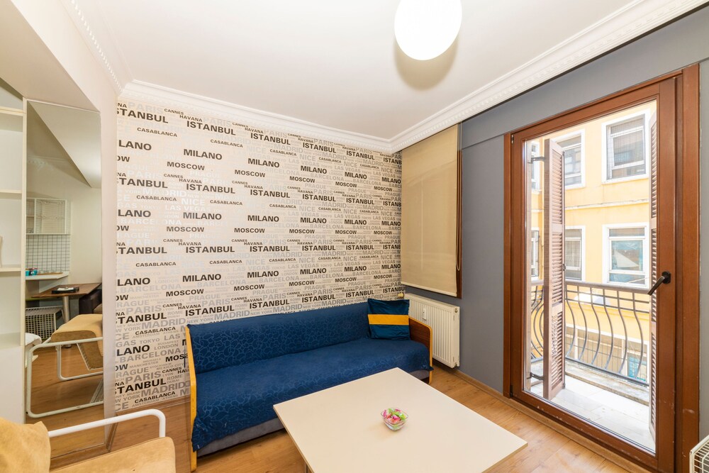 Opera House Hotel 56/64