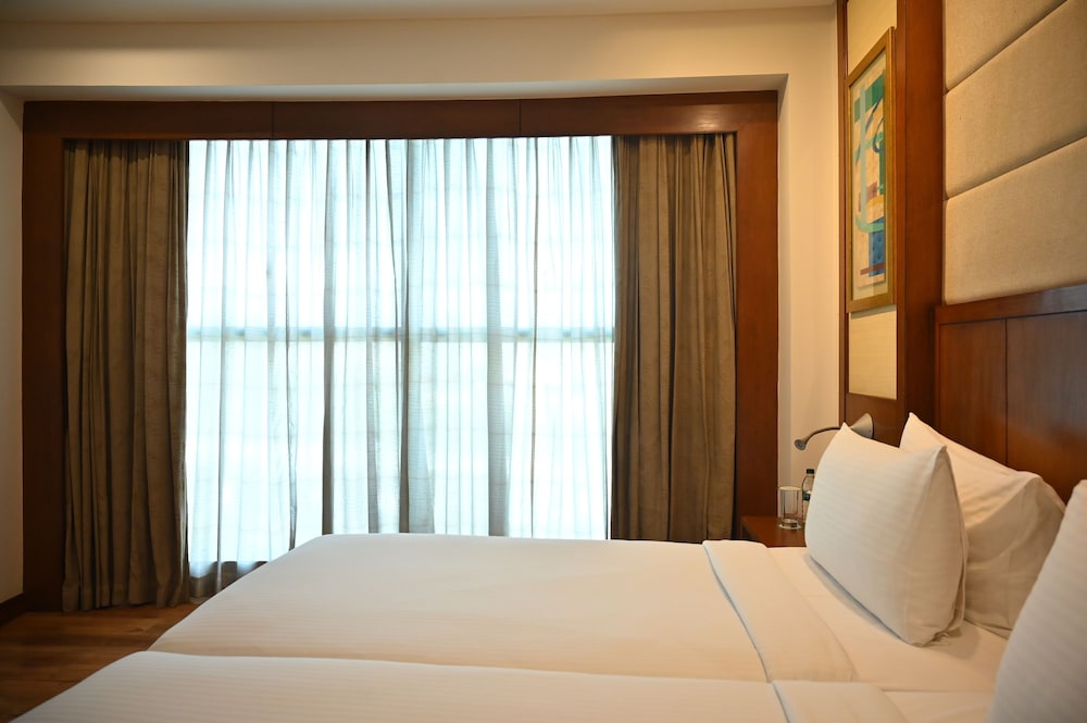 Savoy Suites Greater Noida 19/61