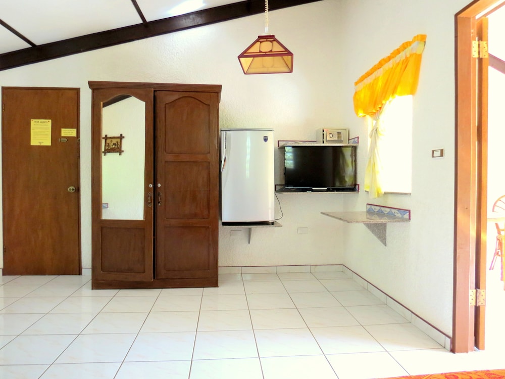 Alonaland Resort Apartelle 13/50