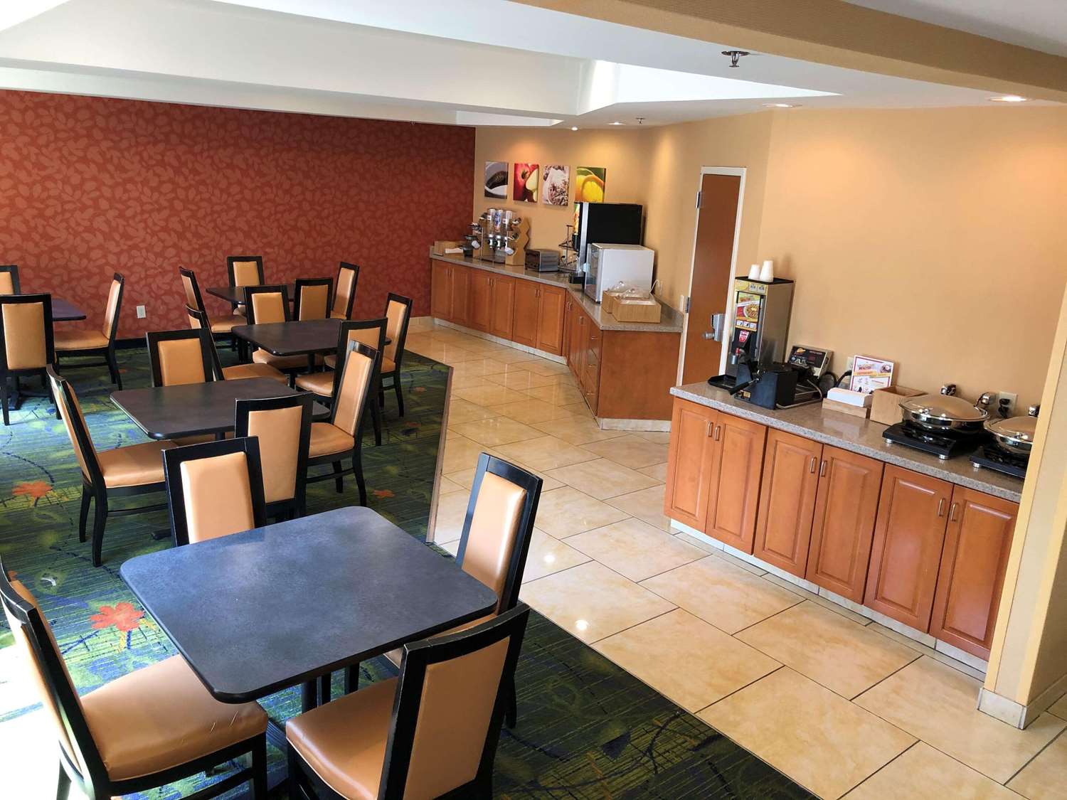Country Inn and Suites by Radisson Fayetteville I-95 NC 7/11