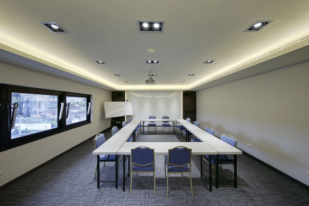 Lakeshore Hotel Suao 56/62