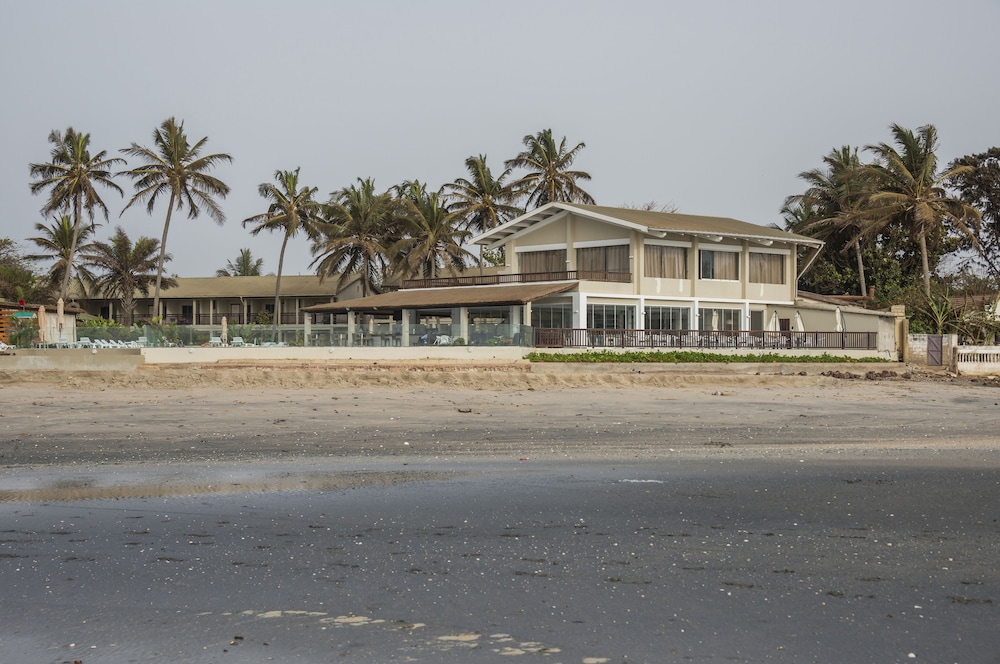 Sunset Beach in SERREKUNDA