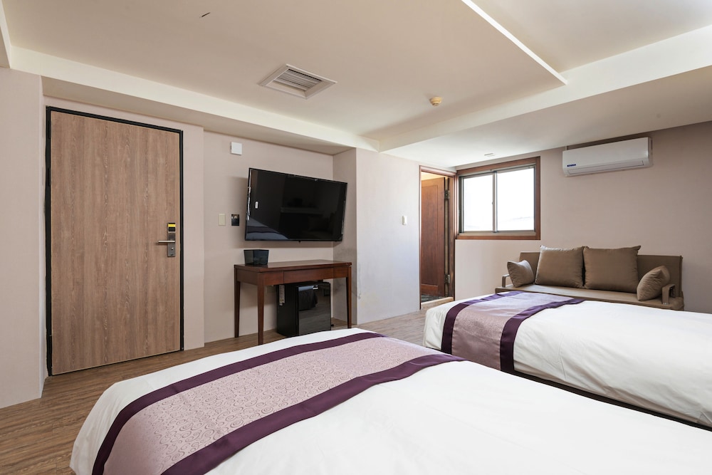 Superior, Twin Beds