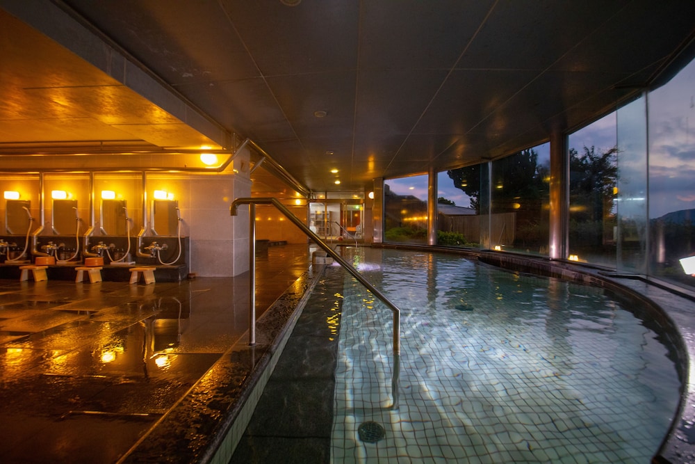 Toba Grand Hotel 13/42