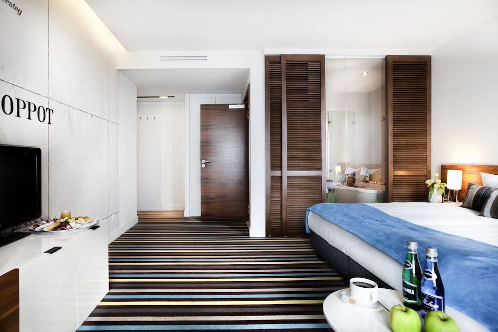 Bayjonn Hotel 12/50