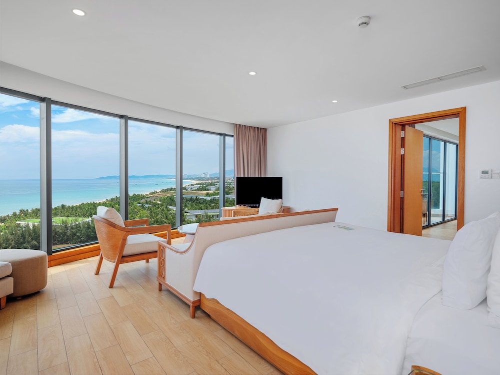 Signature, Select, Family, King Bed, Bunk Bed