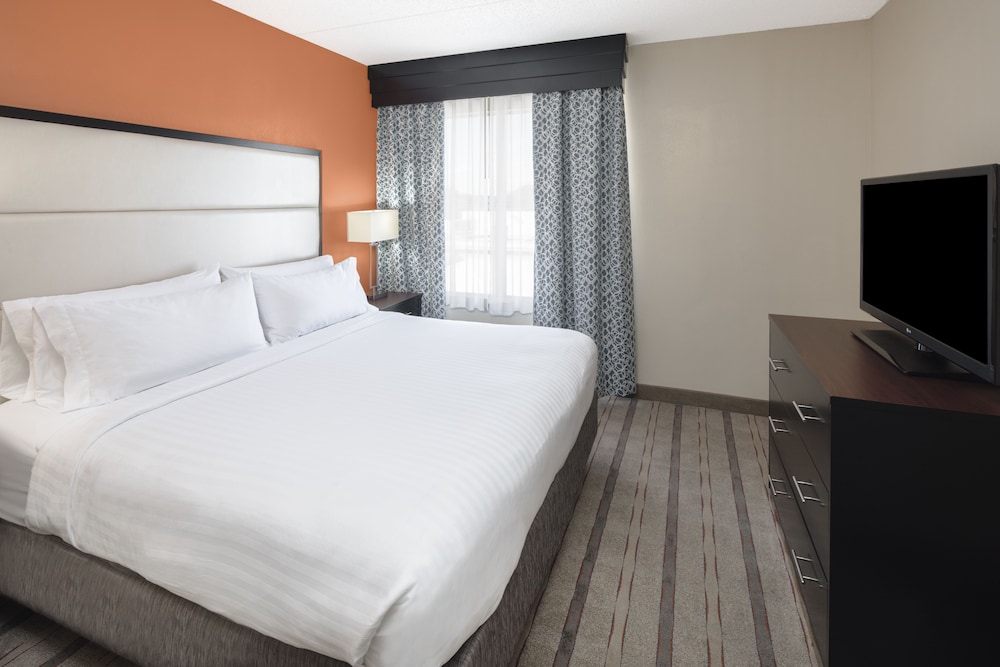 Holiday Inn Express And Suites Duluth Mall Area 17/69