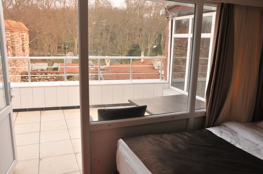 Palace Point Hotel 42/42