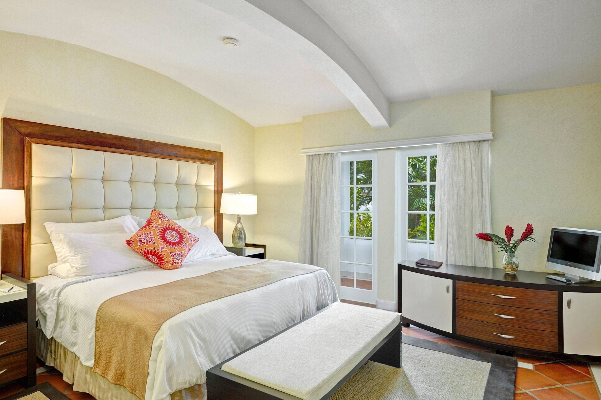 Junior Suite, King Bed, Garden View, Adult Only