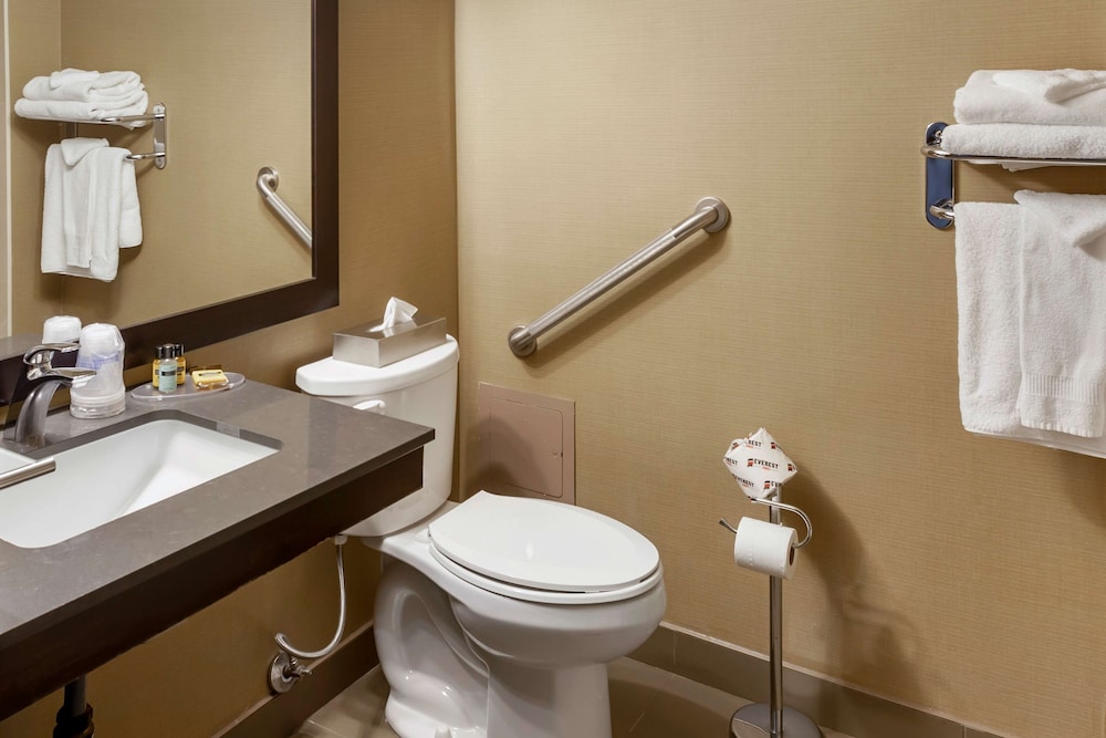 غرفة قياسية بسريرين كوين لذوي الإعاقة، Best Western Plus Leamington Hotel and Conference Centre 3/6