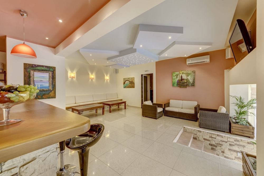 Lobby at Sunrise Beach Suites, SYROS
