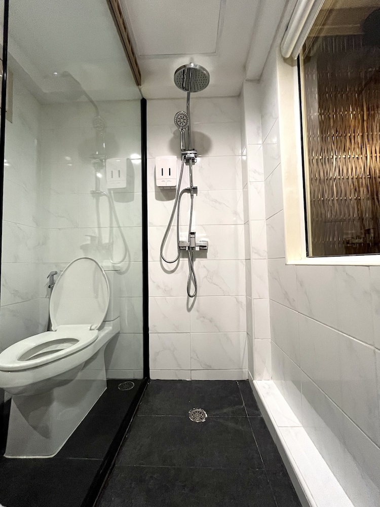 غرفة متصلة بأربعة أسرّة، Nak Nakara Hotel 5/6