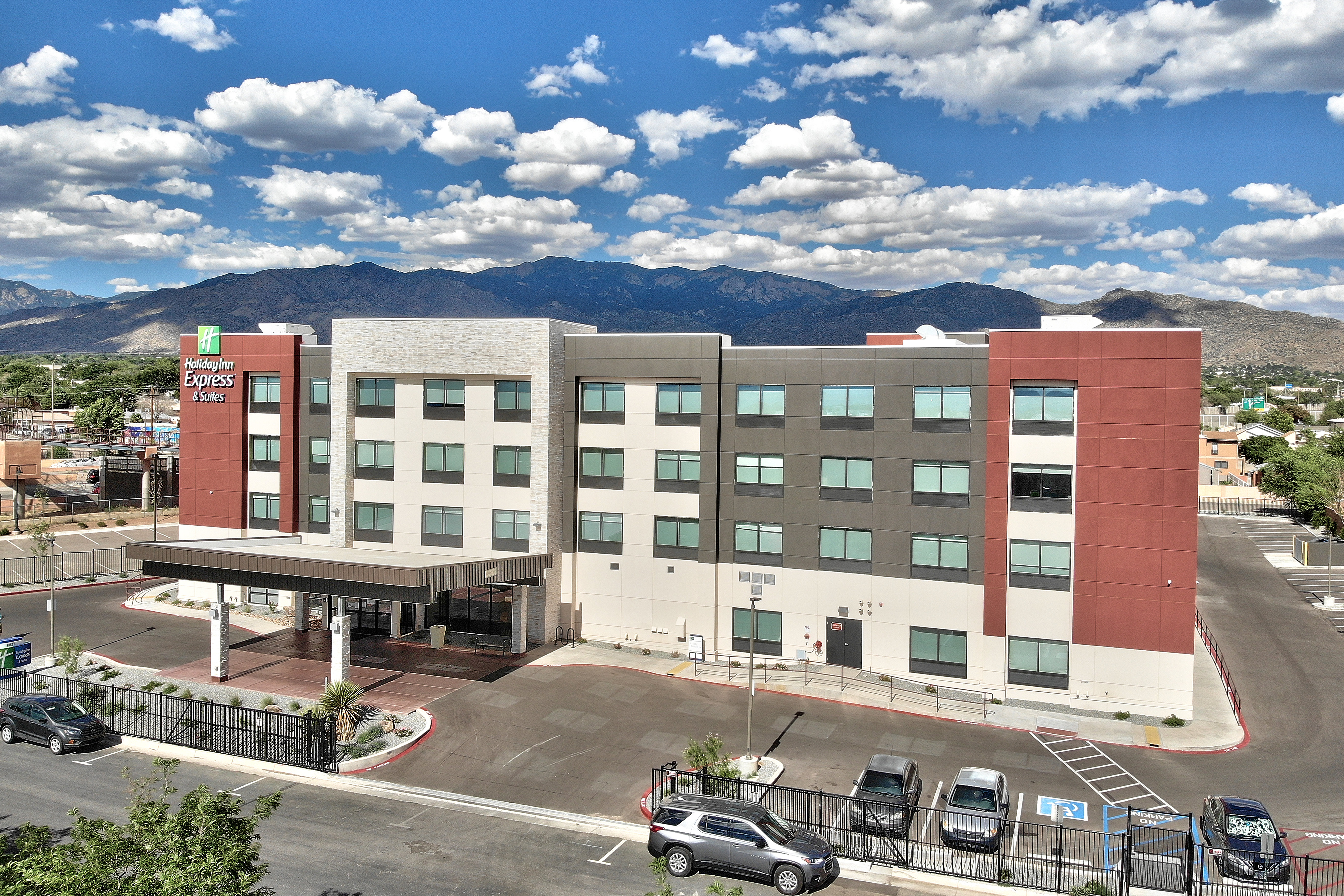 Holiday Inn Express & Suites Albuquerque East 4/34