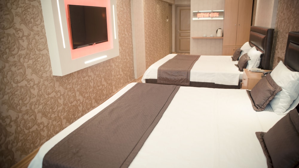 BASIC, DOUBLE OR TWIN BED