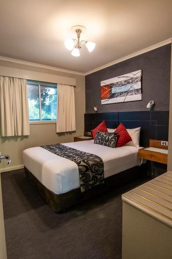 Spa, Studio, Queen Bed