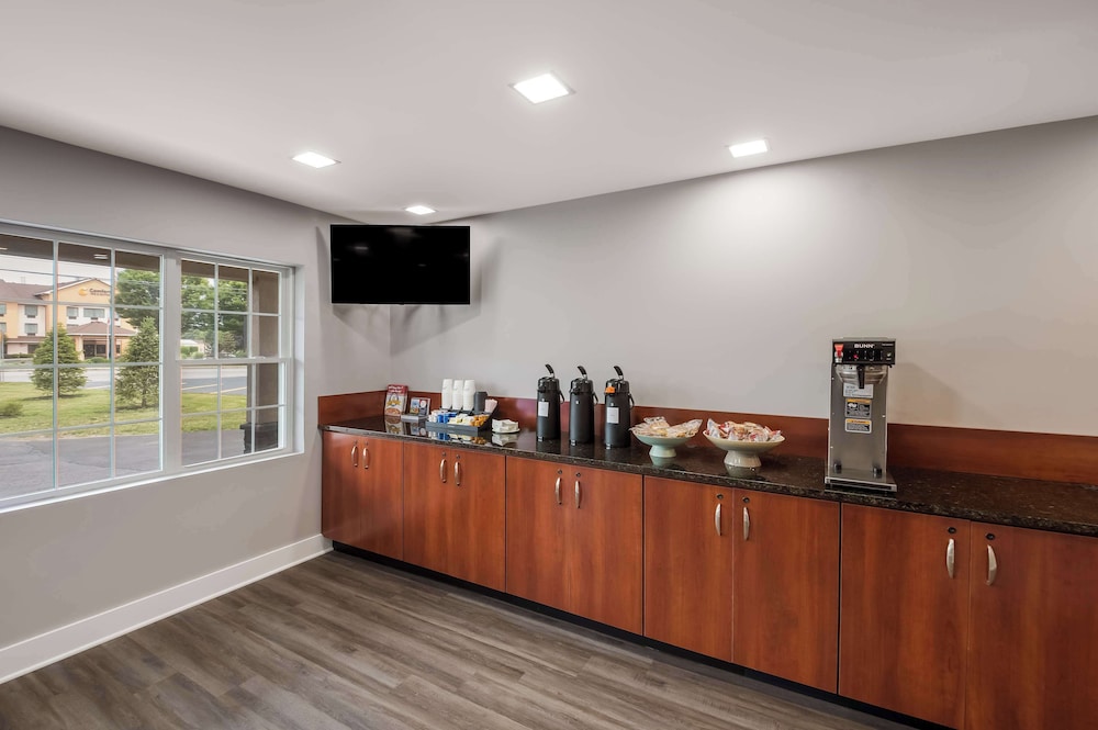 Americas Best Value Inn Farmington 2/30