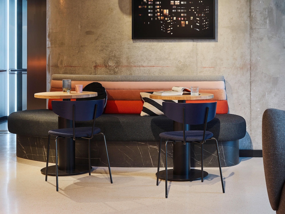 TRIBE Paris Saint Ouen 40/59