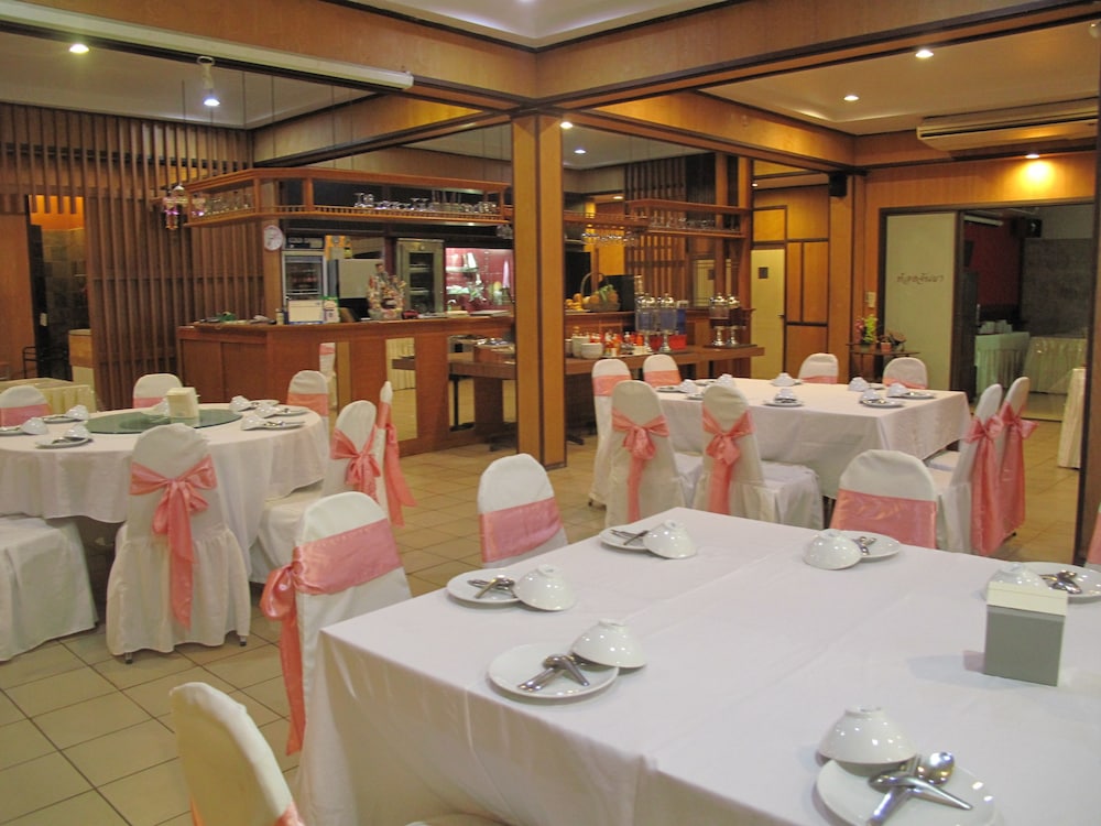 Dusit Hotel 43/50