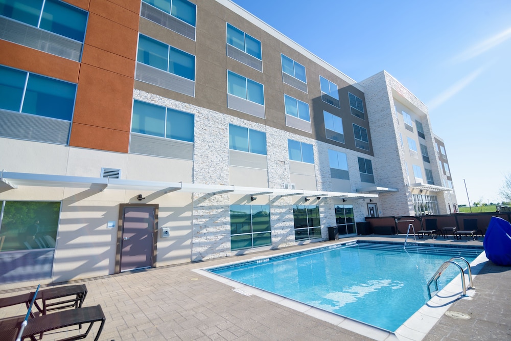 Holiday Inn Express Suites Mckinney Frisco East 1/36
