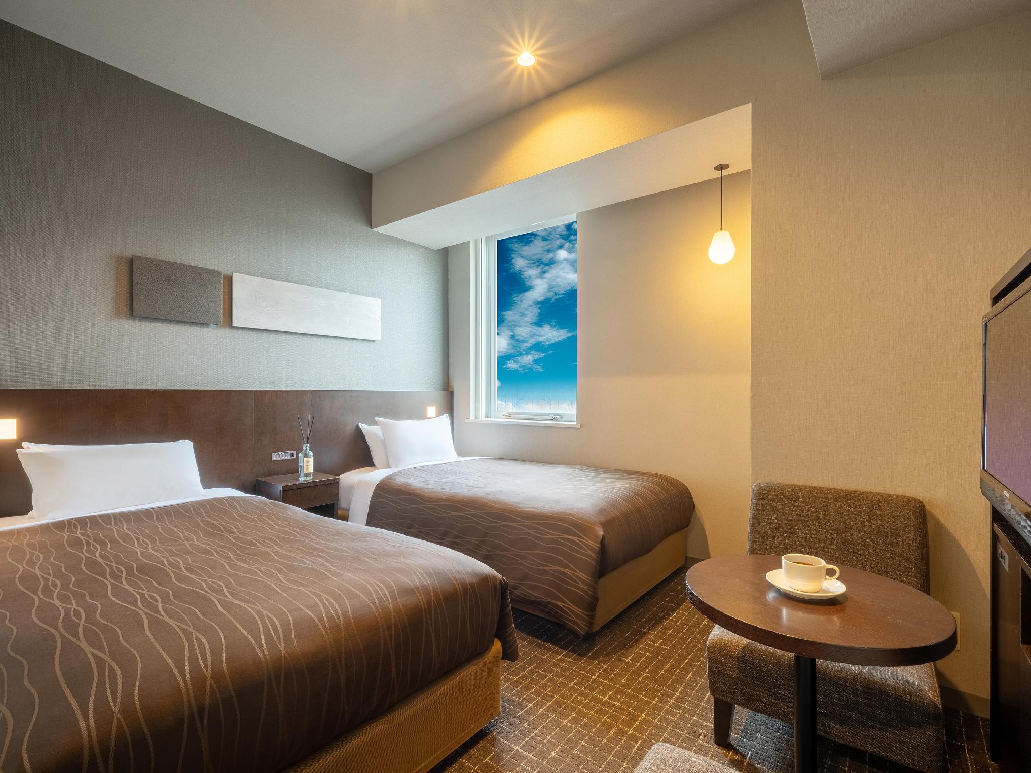 Casual, Twin Beds