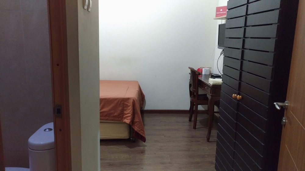 ZEN Rooms Anggrek Loka BSD 26/35