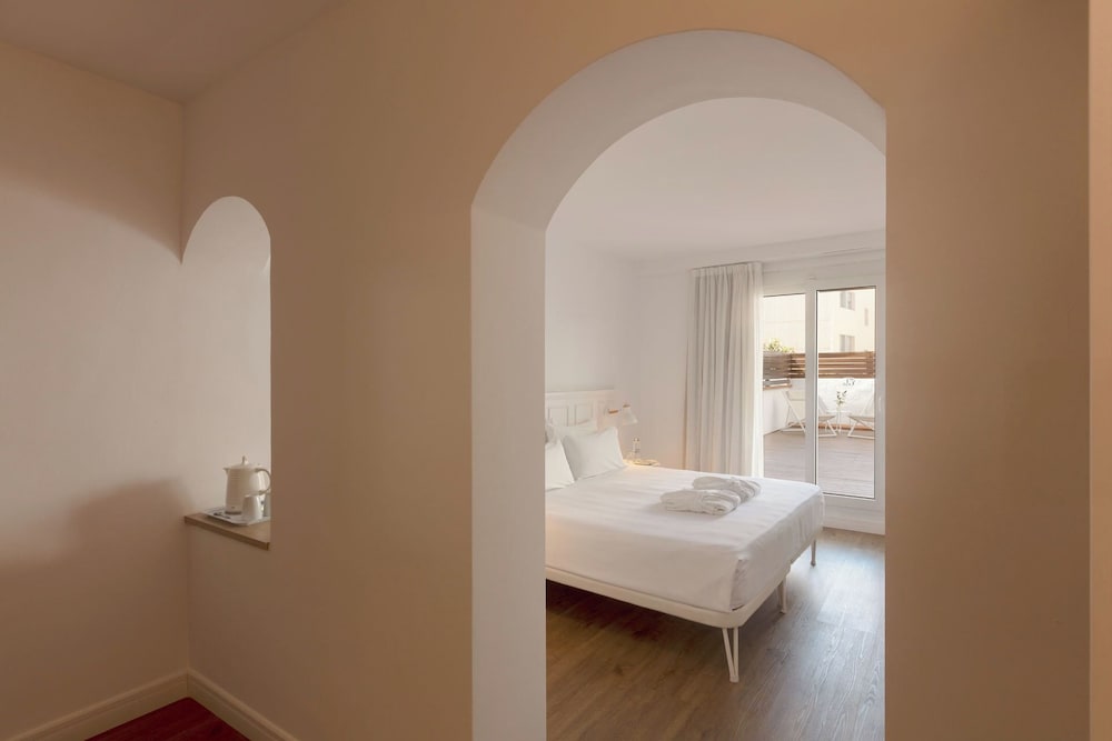 The 15th Boutique Hotel 49/49