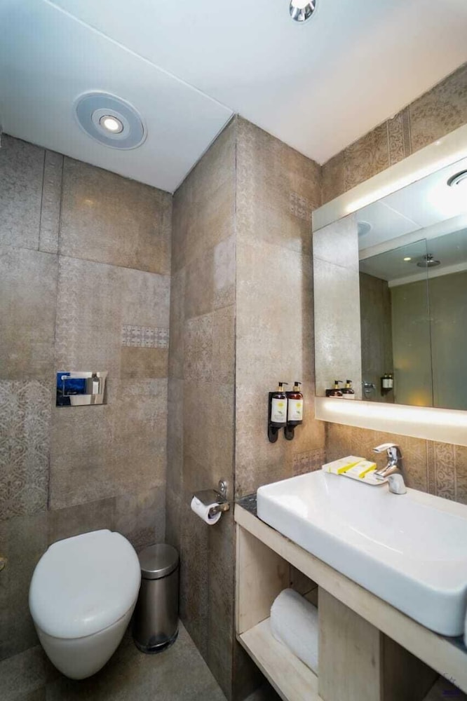Hotel Citrus Prime 54/57