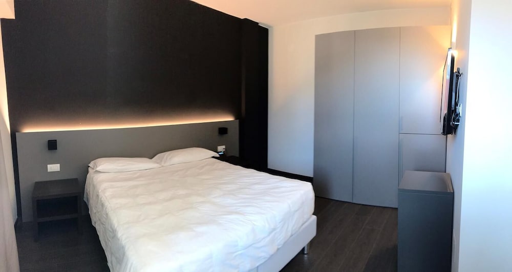 Venice Terminal Apartments and Suites 5/30