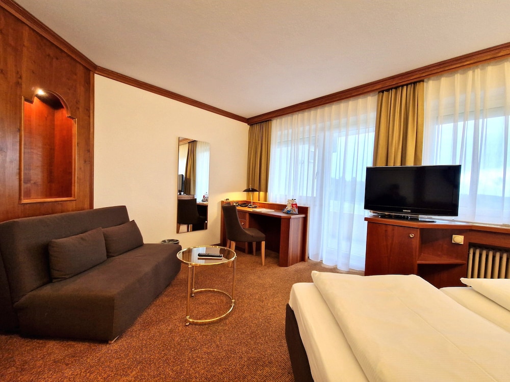 Badhotel Restaurant Stauferland 35/75