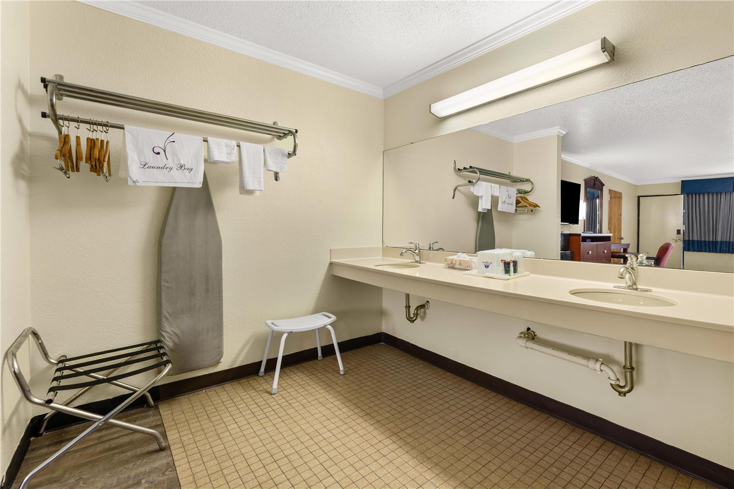 Americas Best Value Inn And Suites Aberdeen 16/16