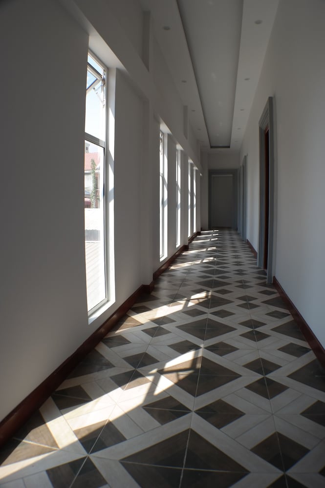 Mowin Boutique Hotel & Residence 49/53