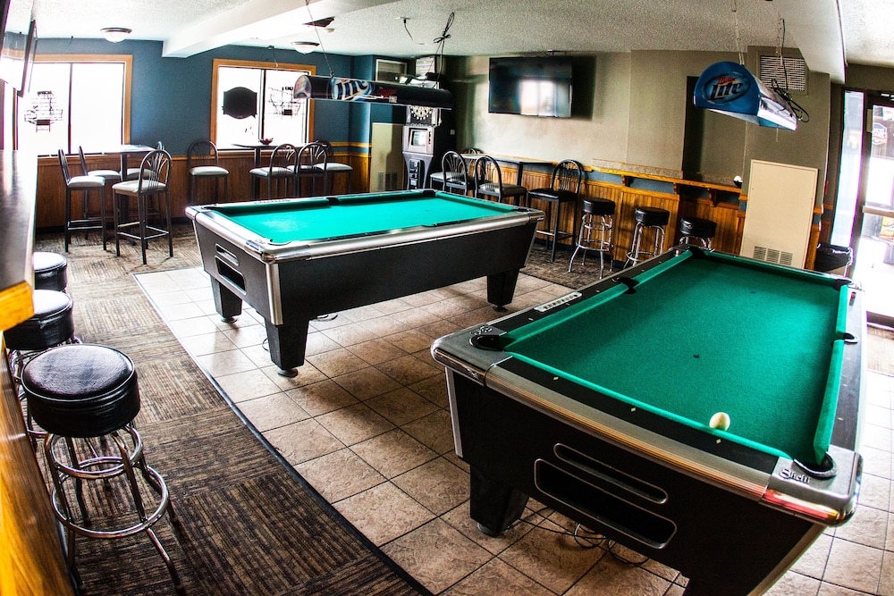 Fargo Inn and Suites 5/34