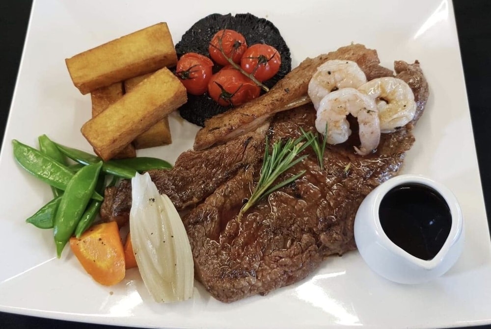 The Redcliffe 37/60