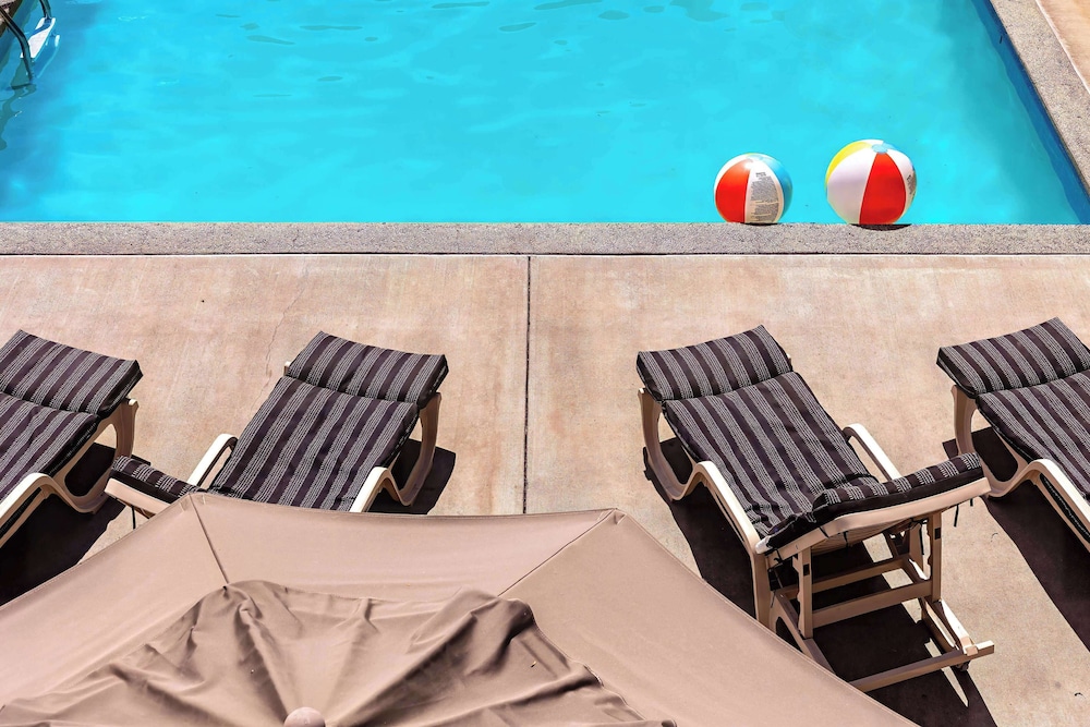 Siesta Suites 32/68