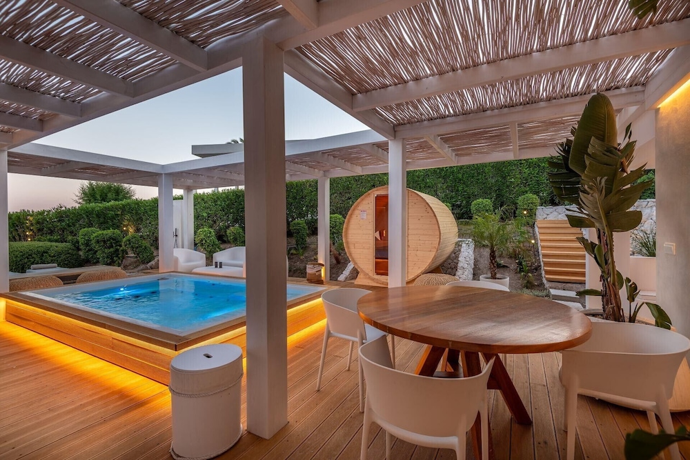 Dimitra Beach Hotel and Suites 48/76