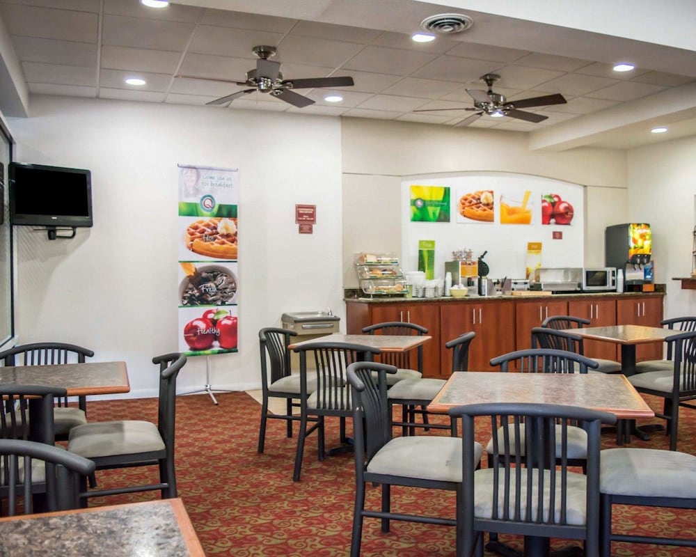 Quality Inn Weeki Wachee - Spring Hill 38/52