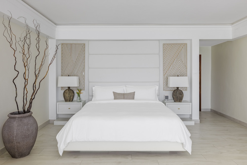 Connecting, Beach, Junior Suite, King Bed, Beach Front