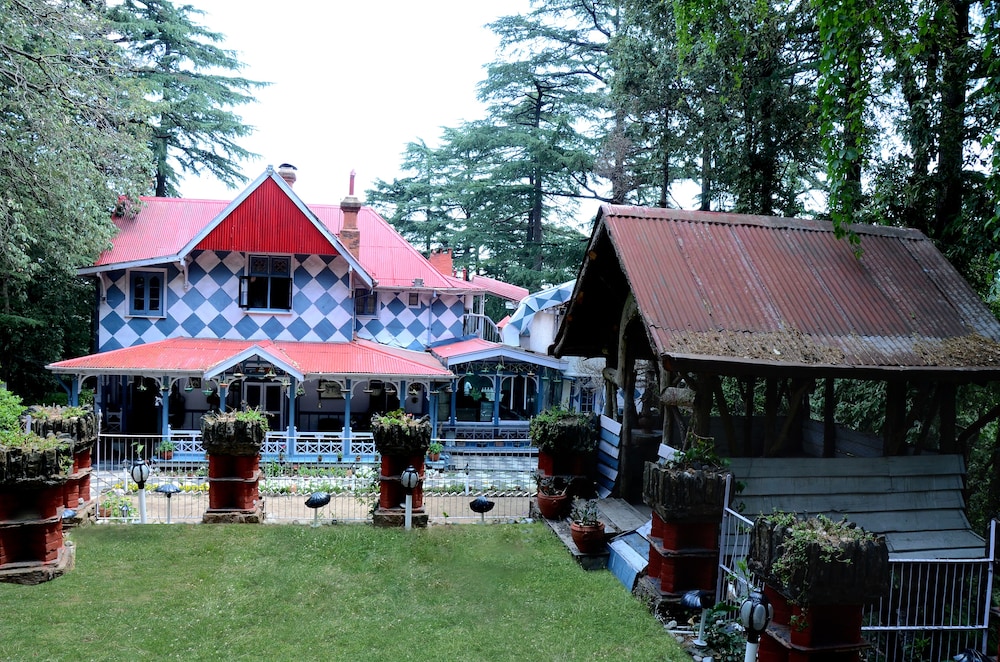 Shimla British Resort 4/50