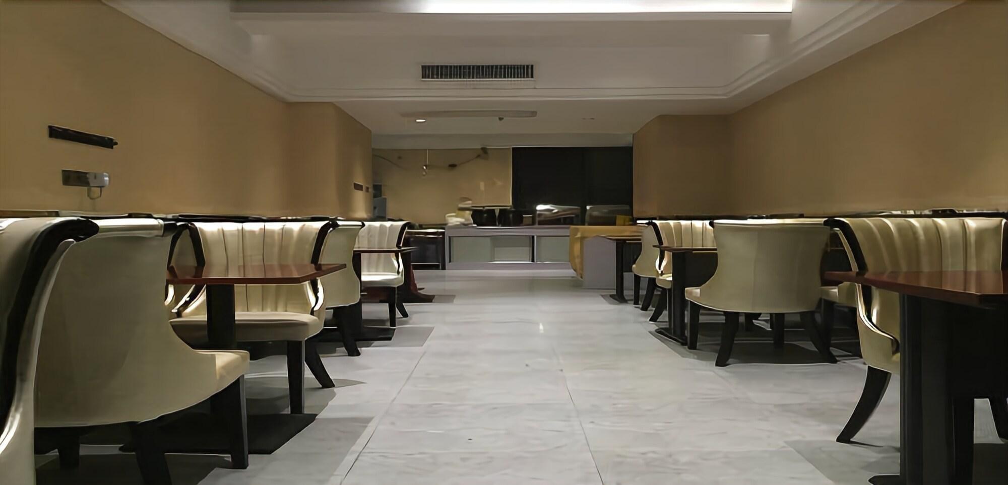 Junfu Hotel 15/24